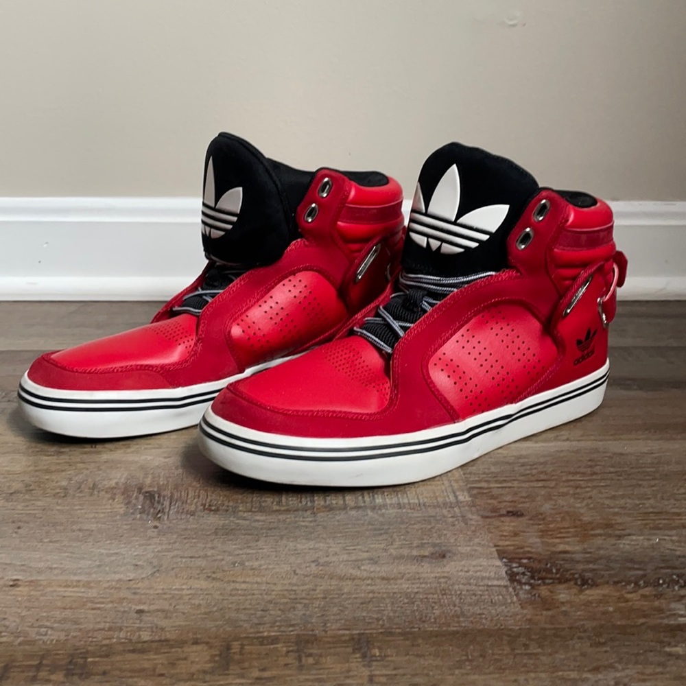 Men’s US 9 Adidas Red and Black Hightops